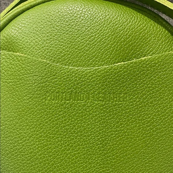 Portland Leather MANTIS Small Circle Crossbody - Picture 2 of 11